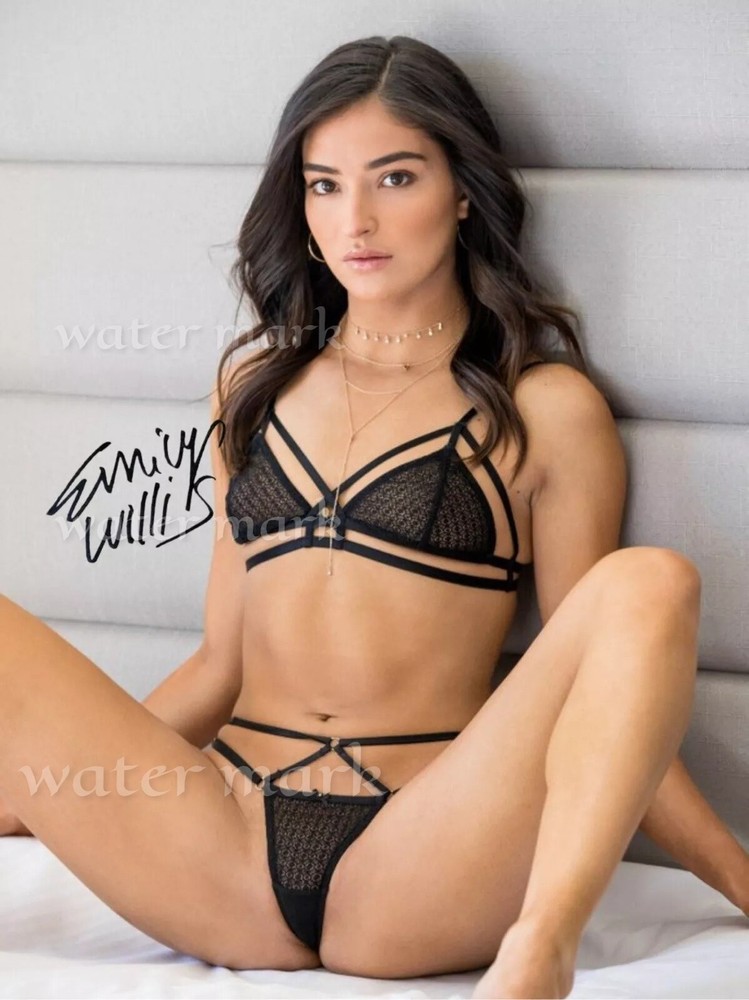 EMILY WILLIS MODEL SIGNED REPRINT PHOTO 8"x11. #3