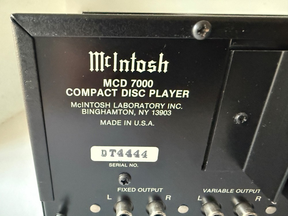 MCINTOSH MCD7000 COMPACT DISC PLAYER - AS IS