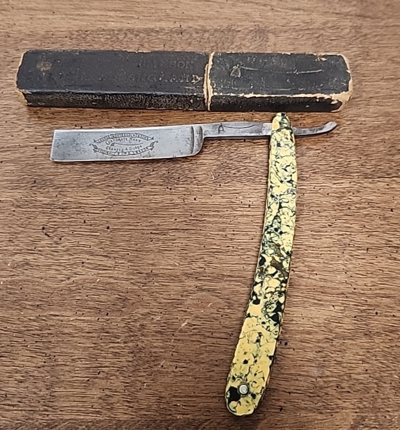 ANTIQUE GEORGE WOSTENHOLM ORIGINAL PIPE RAZOR WITH CASE