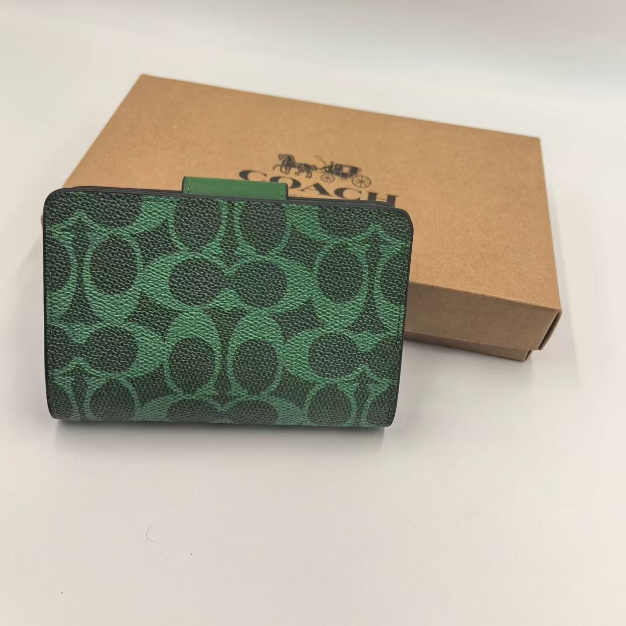 New Coach Medium Corner Zip Wallet In Signature Canvas green CW786 With Box