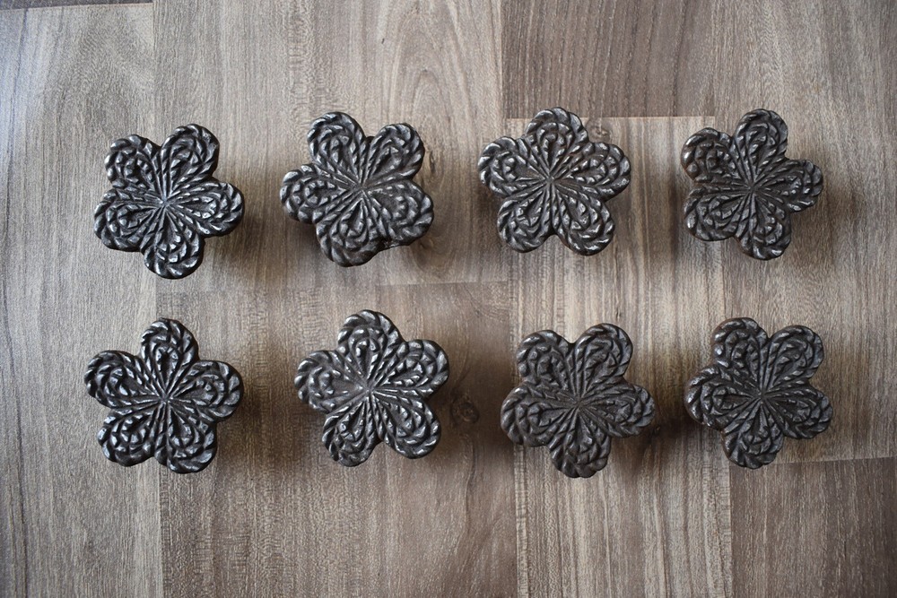 Vintage cast iron Floral cabinet drawer door knobs handles pull rustic 8 pcs