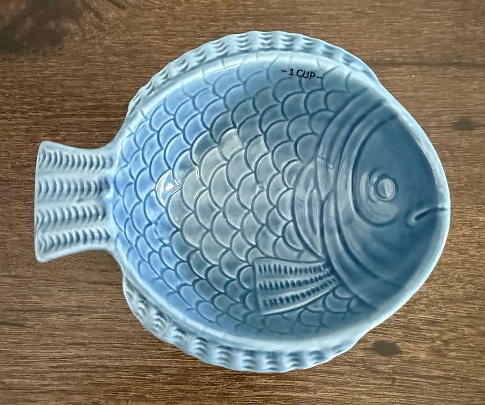 Blue Nesting Fish Measuring Cups