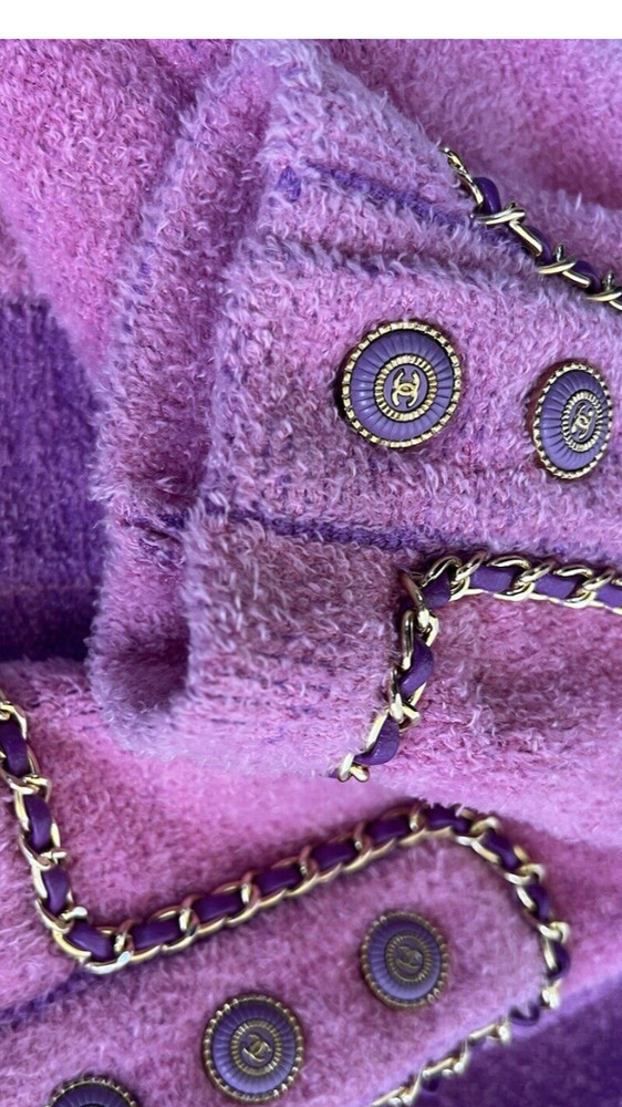Chanel Button 18 mm single purple resin/metal