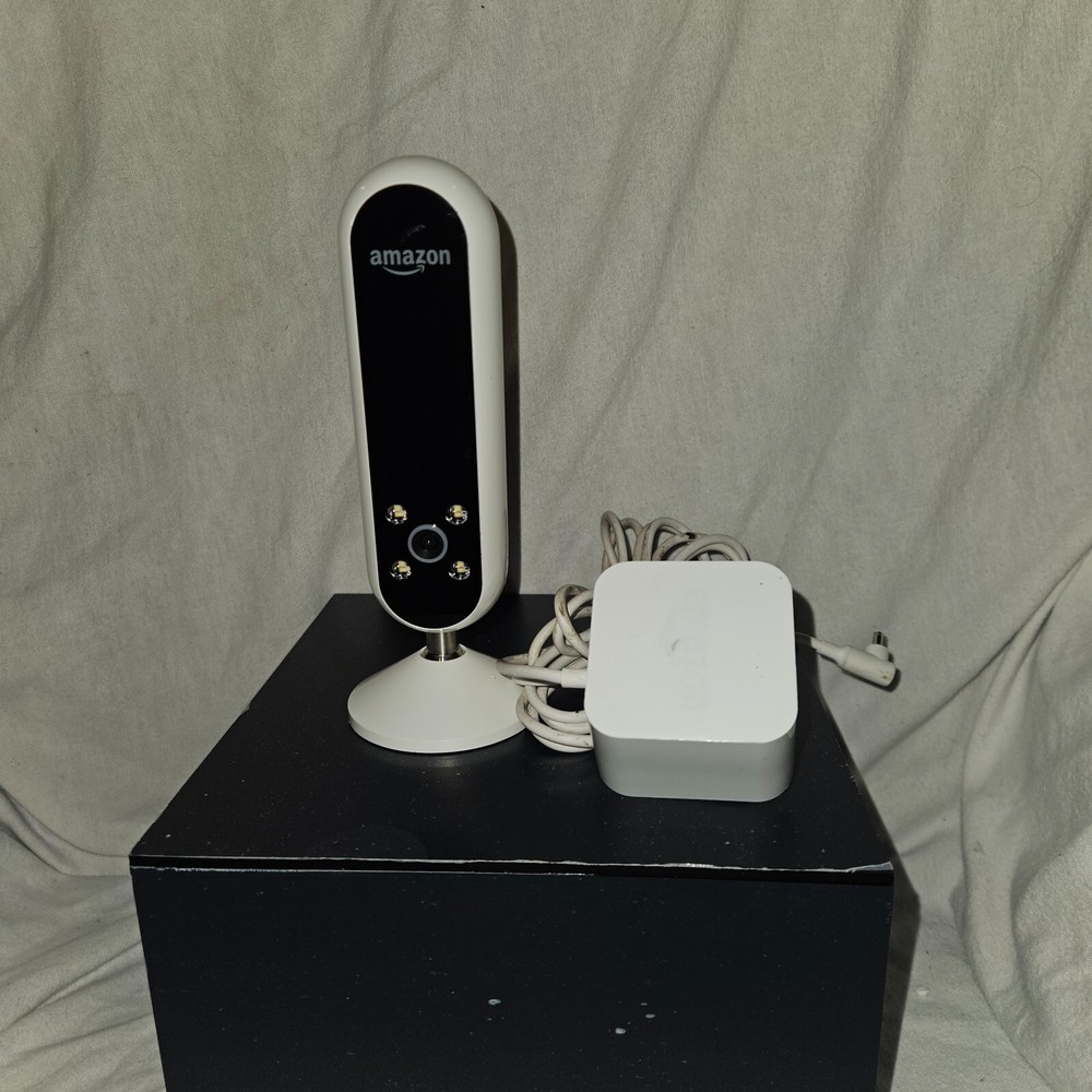 Echo Look | Hands-Free Camera and Style Assistant with Alexa