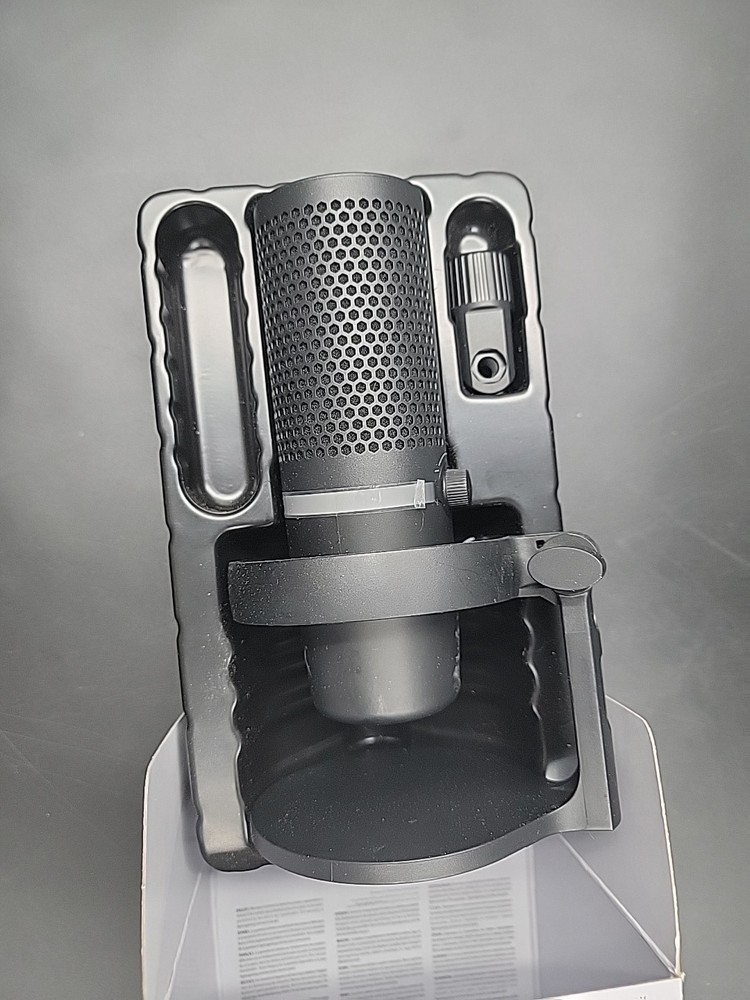 HyperX Doucast Microphone, Customizable RGB Light, PS4 & PS5 - 4P5E2AA