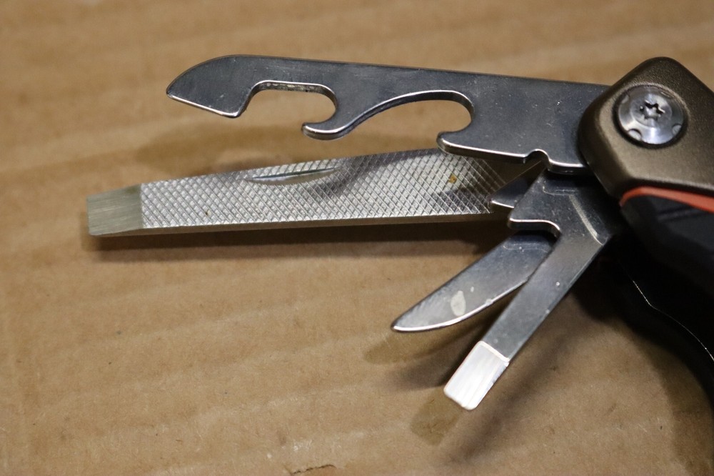 Brookstone 9-in-1 Classic Multi-Tool