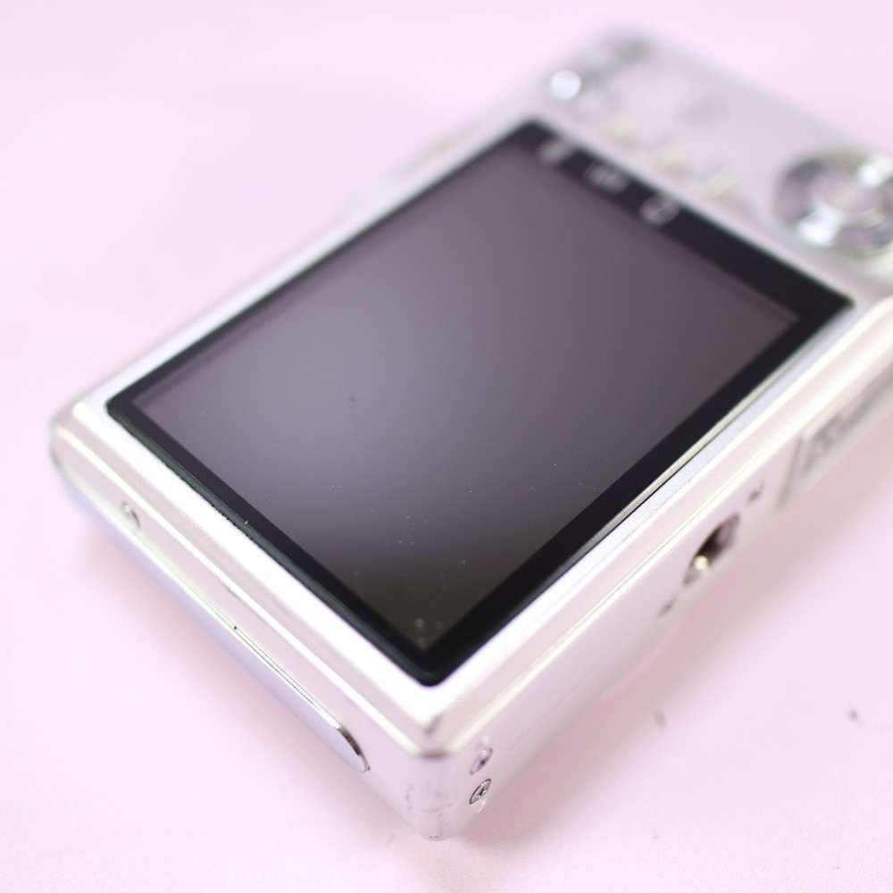 Hitachi Digital Camera HDC-756e 7.1MP Silver Tested