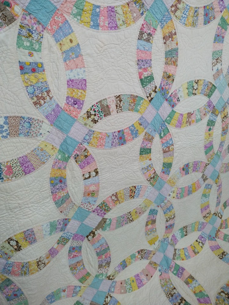 Vintage Double Wedding Ring Quilt Hand Stitched Patchwork Cottagecore A188
