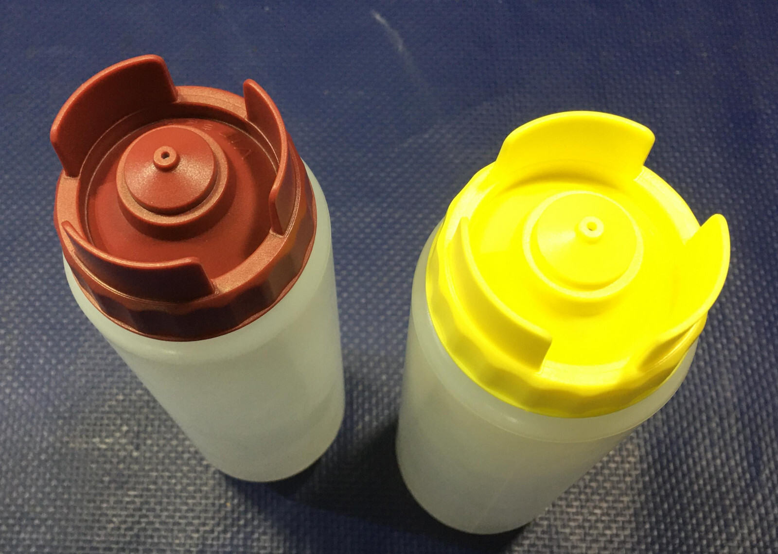 FIFO - 16 oz Squeeze Bottle (2-Pack) double capped ended sauce sandwich vinegar