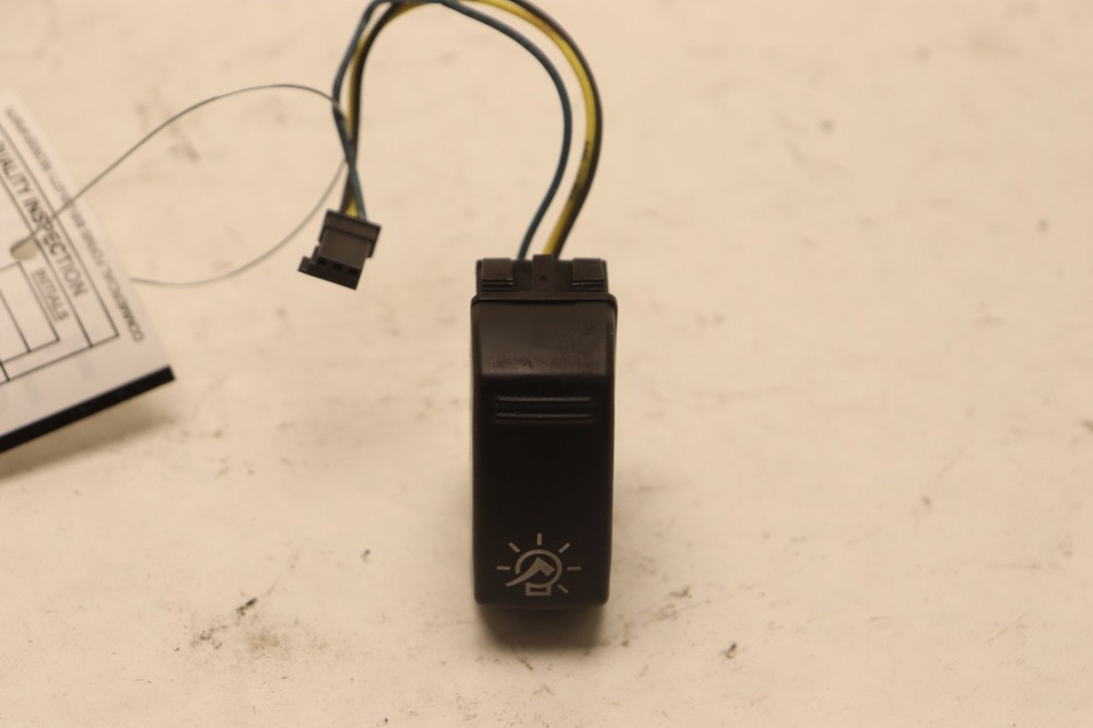 2018-2023 PETERBILT 579 PACCAR DASH LIGHT SELF TEST CONTROL SWITCH BUTTON OEM