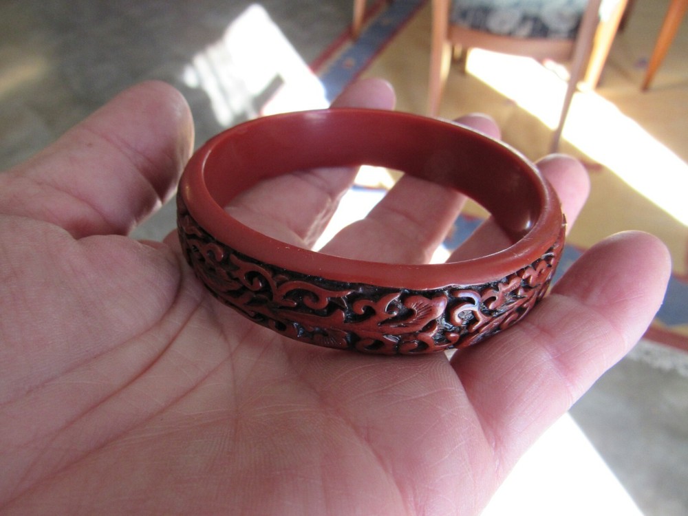 Cinnamon Red Carved Lucite Bangle