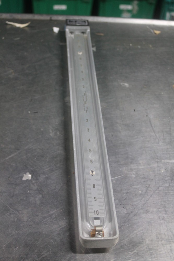 Meriam Instrument Manometer Model 10AA25WM