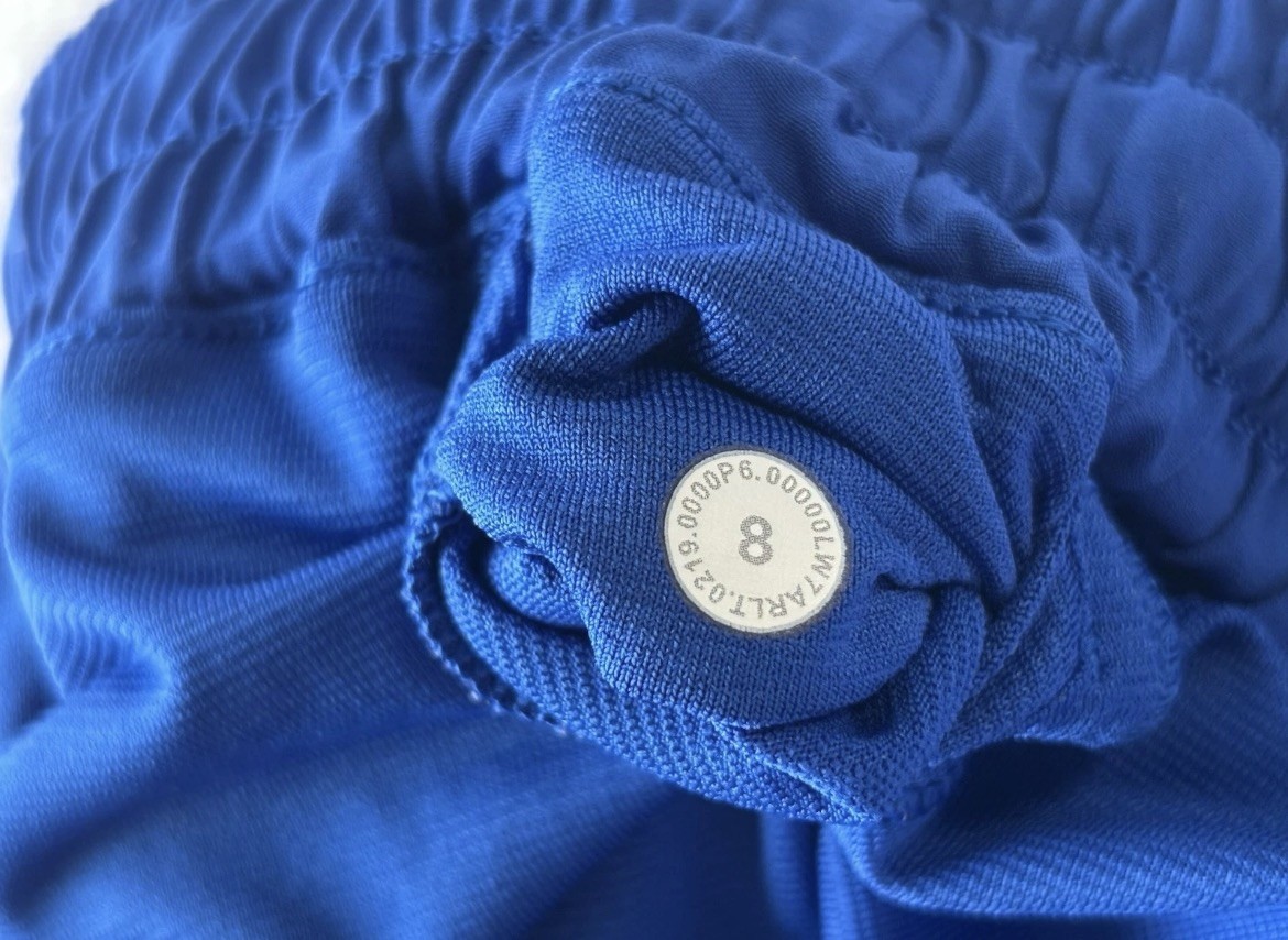 Lululemon Hotty Hot Short 4” in Jet Stream royal blue Sz 8 Tall