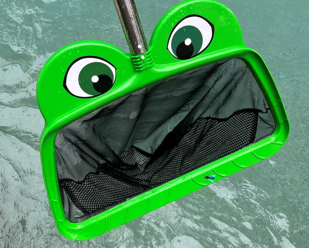 Mr. Frog "Freddy" Leaf Rake Net