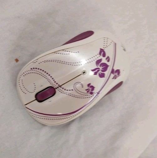 Logitech Mouse white with magenta, includes dongle, wireless M325