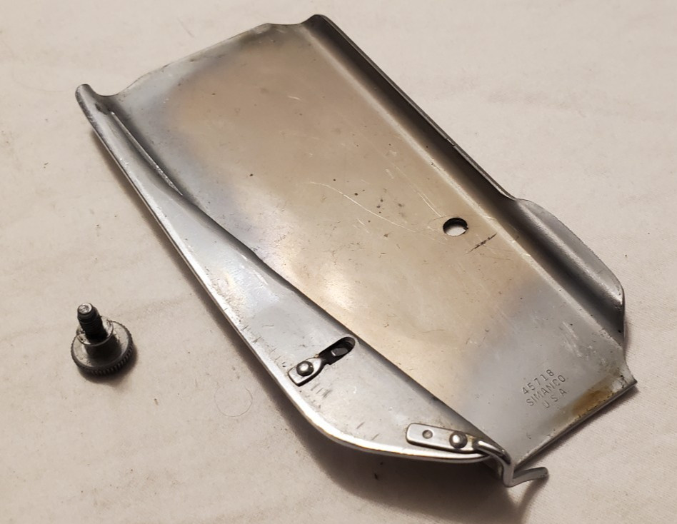 Singer 221 featherweight sewing Machine striated face plate