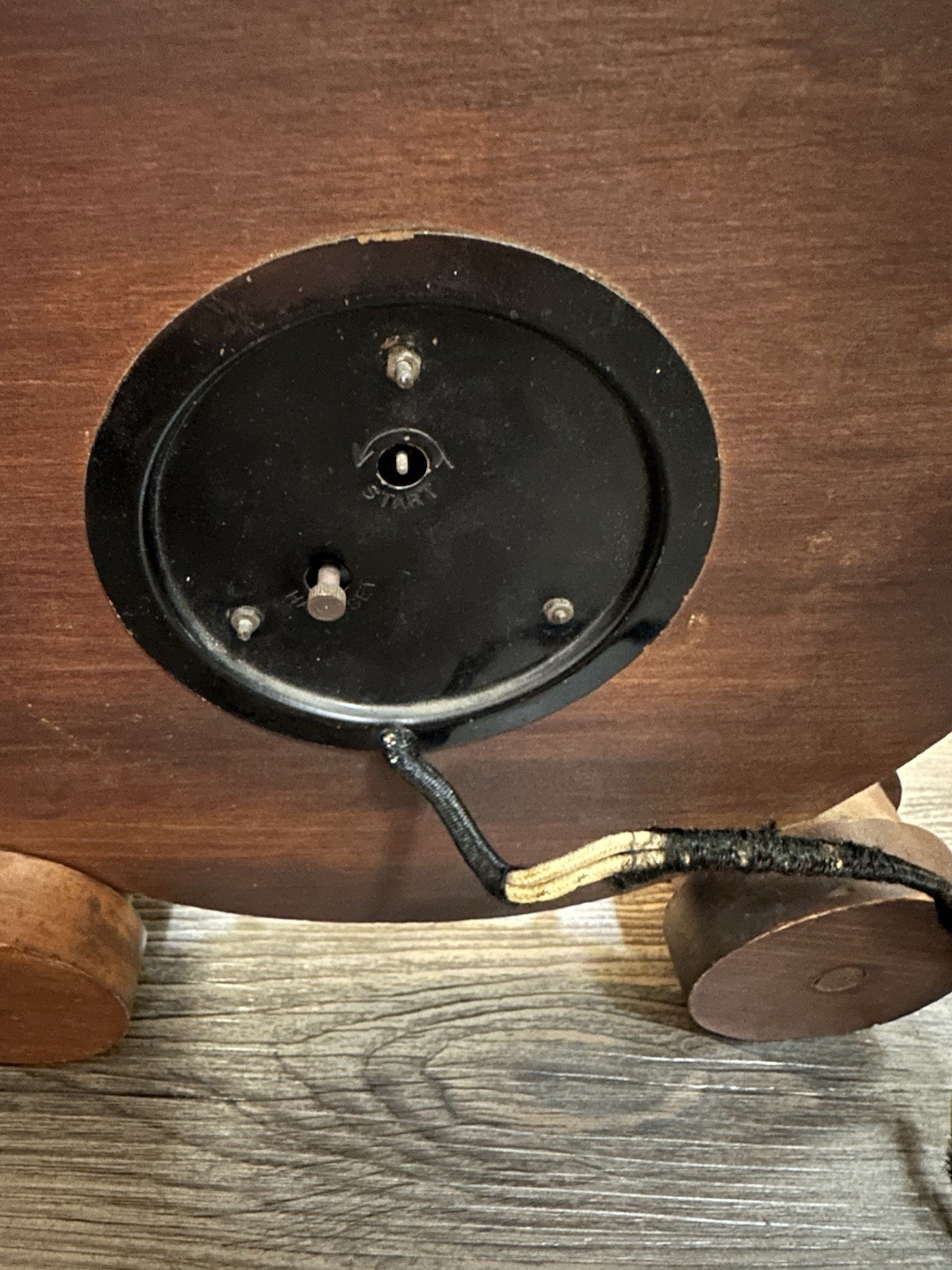 UNITED CLOCK CORP. BROOKLYN 1939 NY WORLDS FAIR WOODEN ELECTRIC CLOCK AS IS