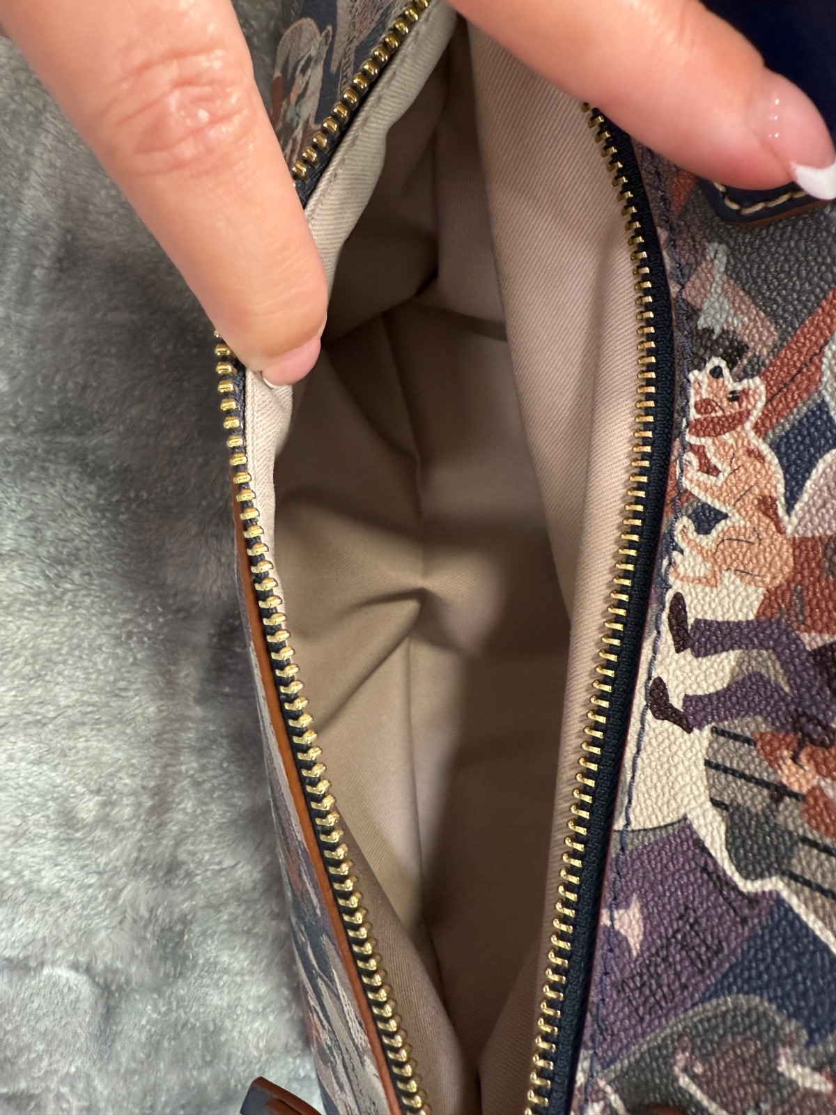 Disney Dooney & Bourke Large Haunted Mansion Tote – Ghost Bride Collector Purse