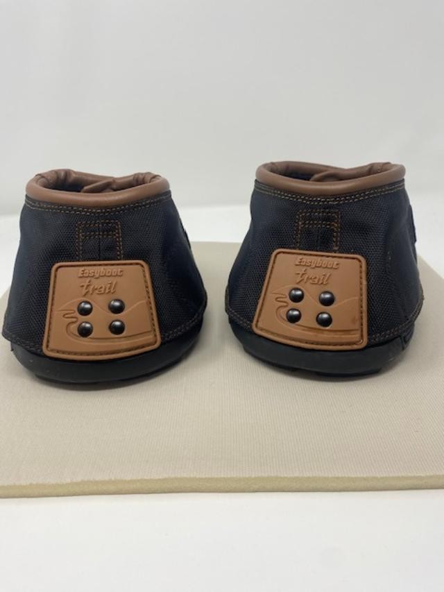 EASYBOOT TRAIL HORSE BOOT SIZE 5 - THIS LISTING IS FOR ONE BOOT