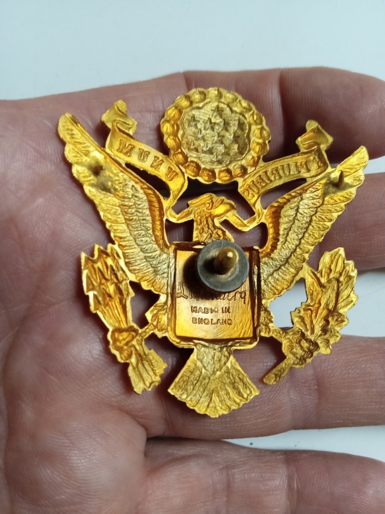 RARE WW2 US VISOR EAGLE MADE IN ENGLAND BY LUXEMBERG