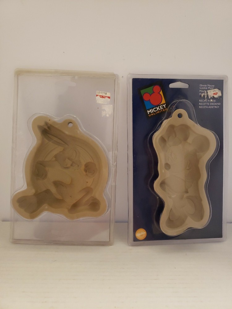 Wilton Cookie Molds: Minnie Mouse & Bugs Bunny Baking Molds