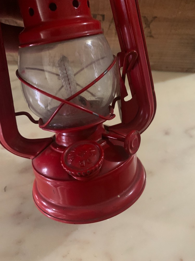 VINTAGE CHINA KWANGCHOW RED LANTERN