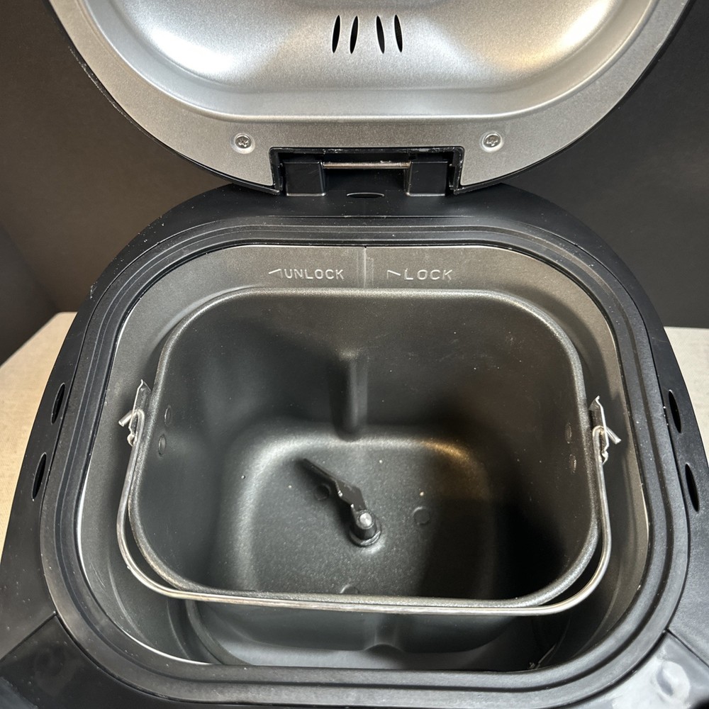 Hamilton Beach 29882 Home Baker Bread Maker Machine 2lb Digital