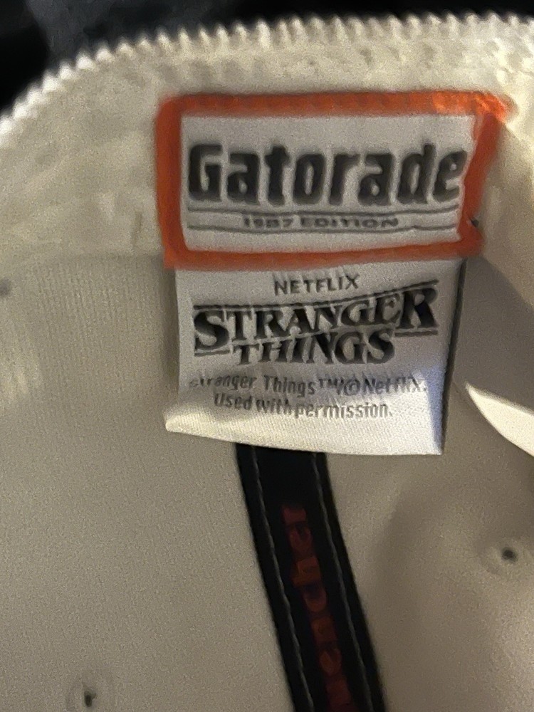 Gatorade Stranger Things Squeeze Bottle 32 OZ + SNAPBACK COMBO