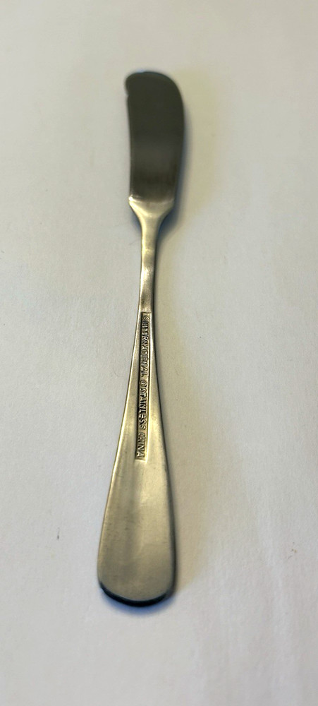 Butter Knife Larchmont Pattern Pre-Owned