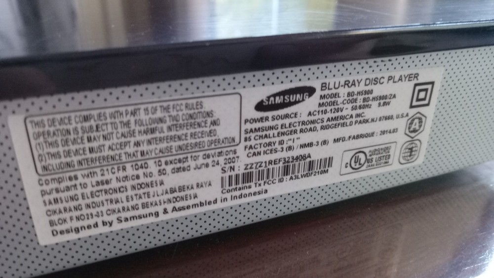 Samsung Blu-Ray 3D Player BD-H5900 w/ HDMI Cable