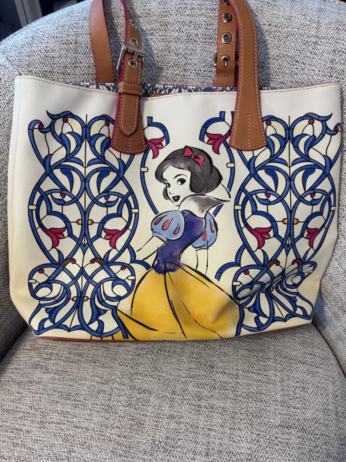 Disney Dooney And Bourke Snow White Large Tote