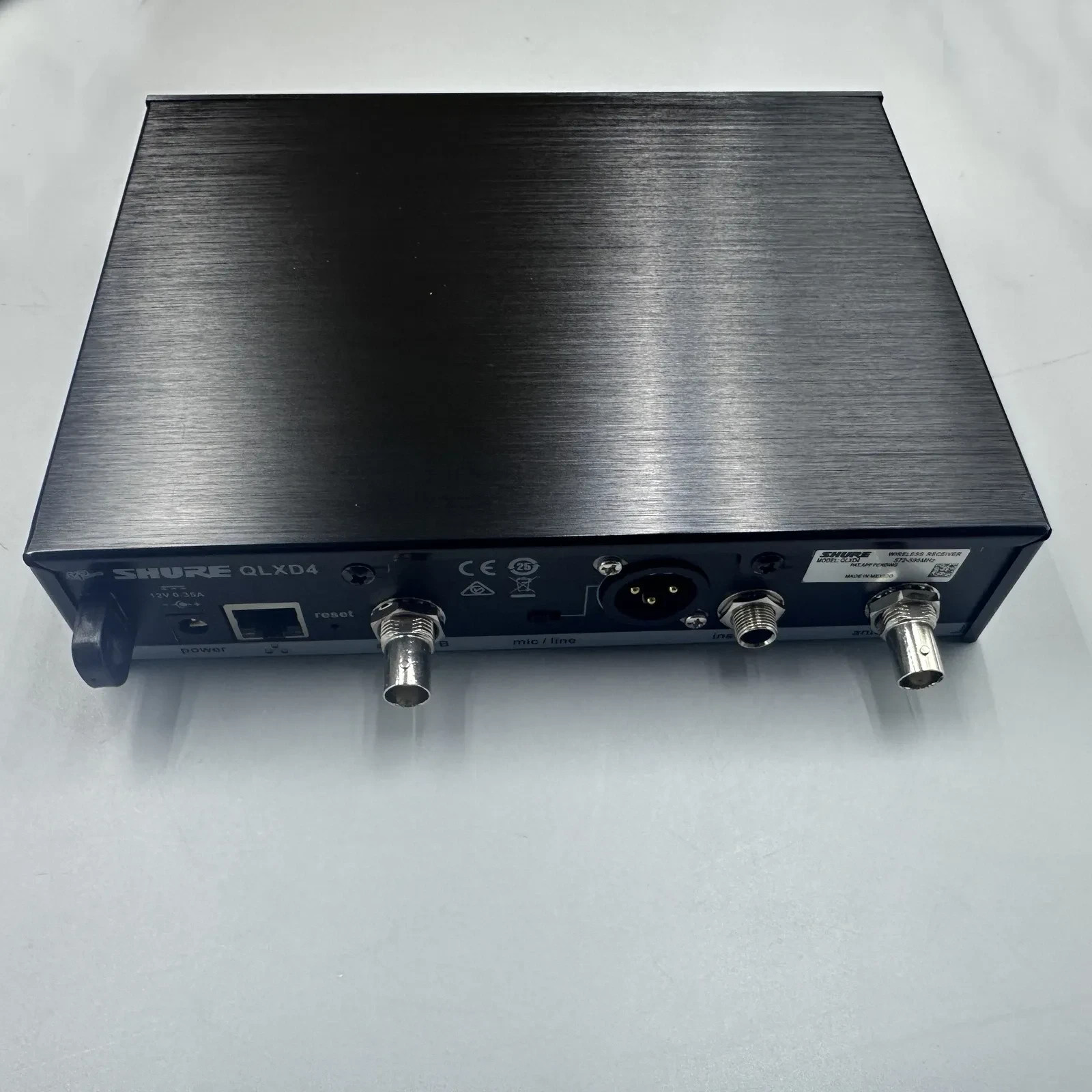 QLXD4/BETA58A Handheld Wireless Vocal System Microphones Express w/ BETA58 NEW