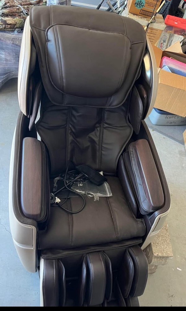 OGAWA 2 Stage Zero Gravity Massage Chair