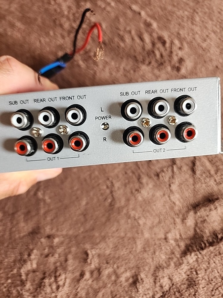 Audiopipe, Split -3003. MULTI AUDIO AMPLIFIER SPLITTER.
