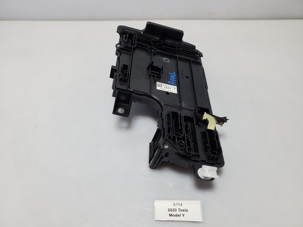 ✅ 20-22 OEM Tesla Model Y Left Driver Side Voltage Body Control Module Unit