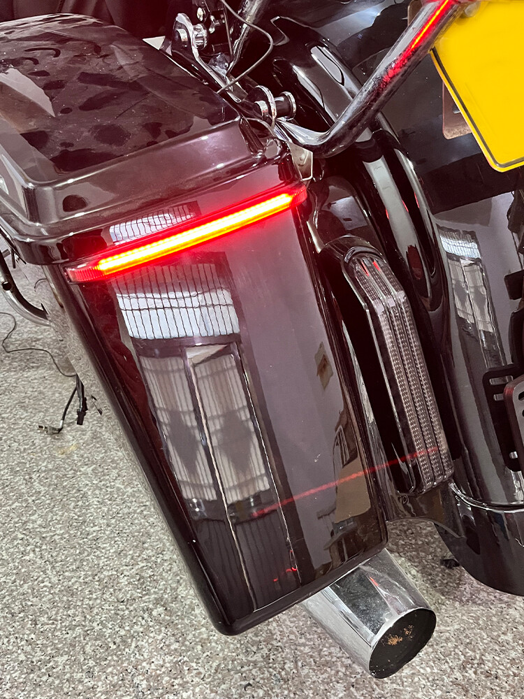 Saddlebag Turn Signal LED Light Somke Lens For Harley Road Electra Glide 08-2013