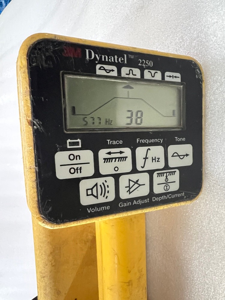 3M DYNATEL 2250 ADVANCED CABLE LOCATOR