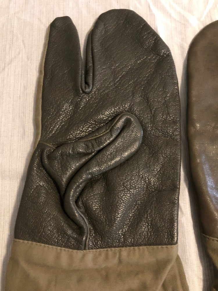 Never Used WW2 German Trigger Mittens / Shooting Gloves