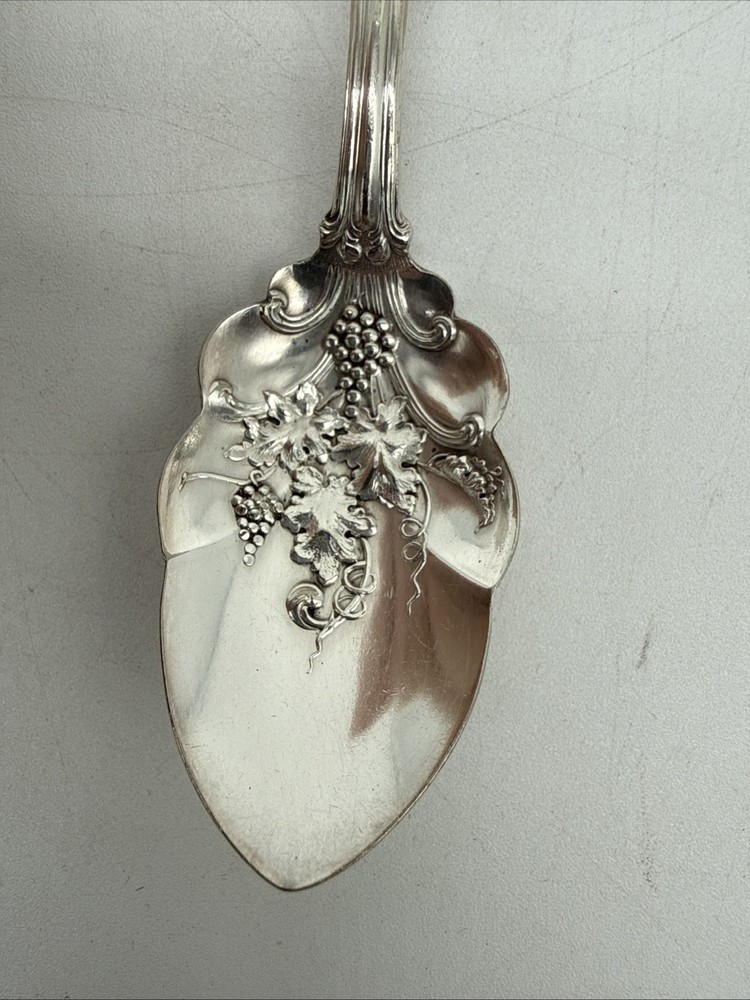 Roger & Bros Grape Pattern Triple Plate Flatware 6" Ornate Bowl Grapefruit Spoon
