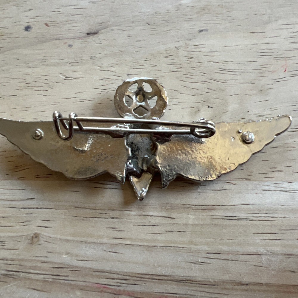 VintagePara Wings. Silver Tone. Pin Back