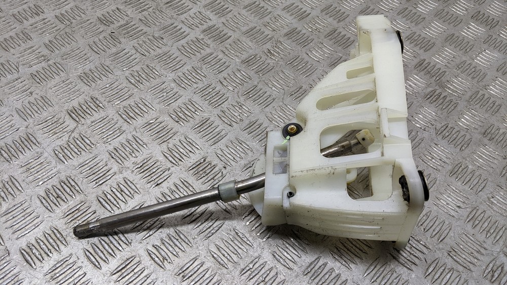 TOYOTA RAV-4 XT4 D-4D GEARSTICK SELECTOR 2007