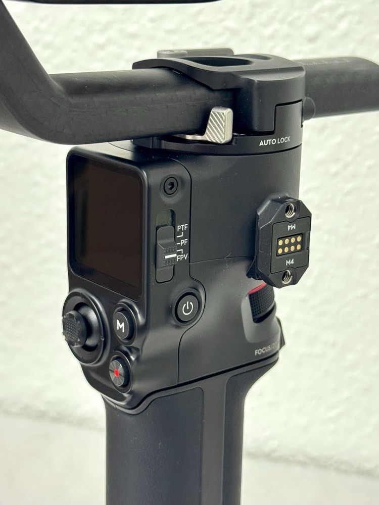 DJI RS 4 Pro Combo Gimbal Stabilizer – Complete Kit / Excellent Condition