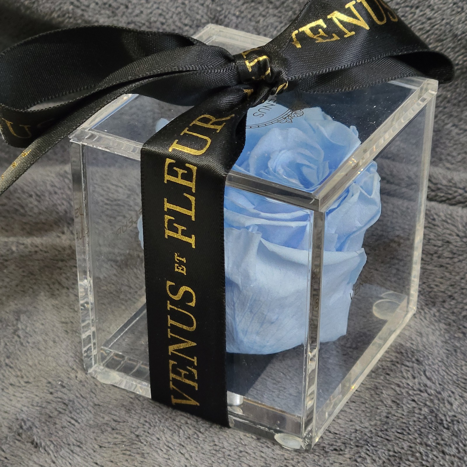 Baby Blue Venus Et Fleur Eternity Rose With Acrylic Storage Box And Note