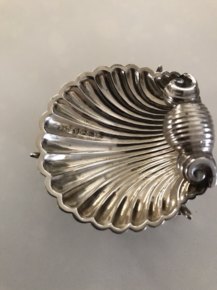 1879 Hilliard & Thomason sterling silver salt set