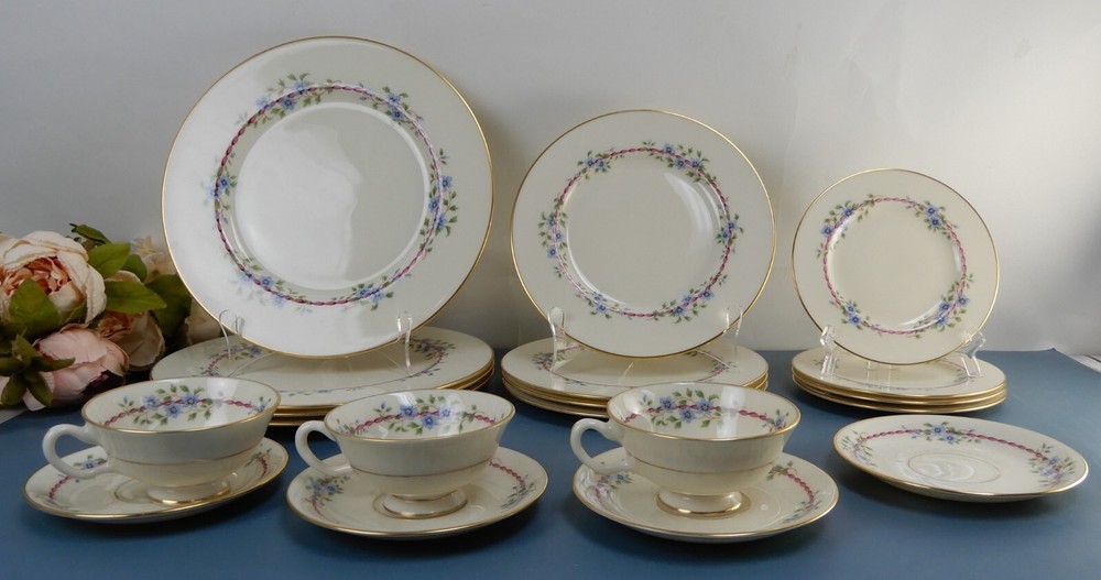~19 Pieces 5-Piece 4 Place Setting Lenox Belvidere Pattern