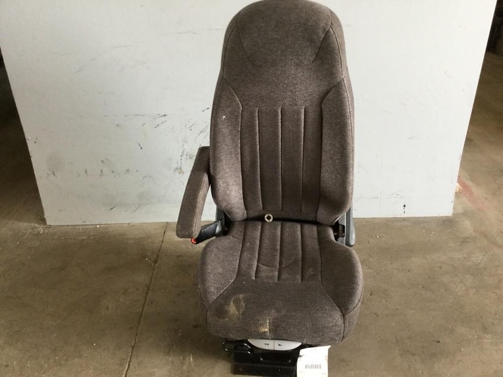 Replaces 2016 PETERBILT 579 FRONT SEAT ,  IL