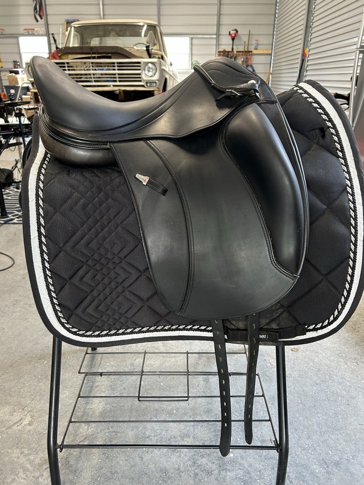 Equipe Viktoria Saddle