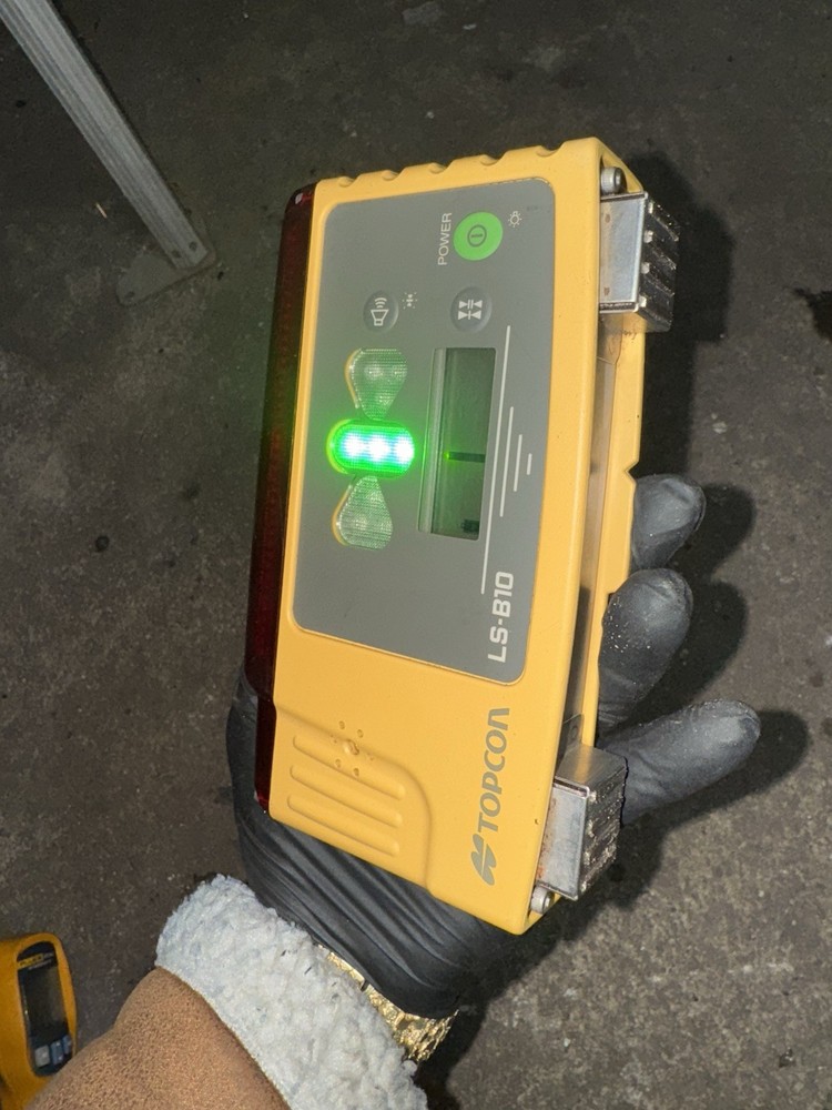 Topcon LS-B10 Magnetic Mount Laser Receiver