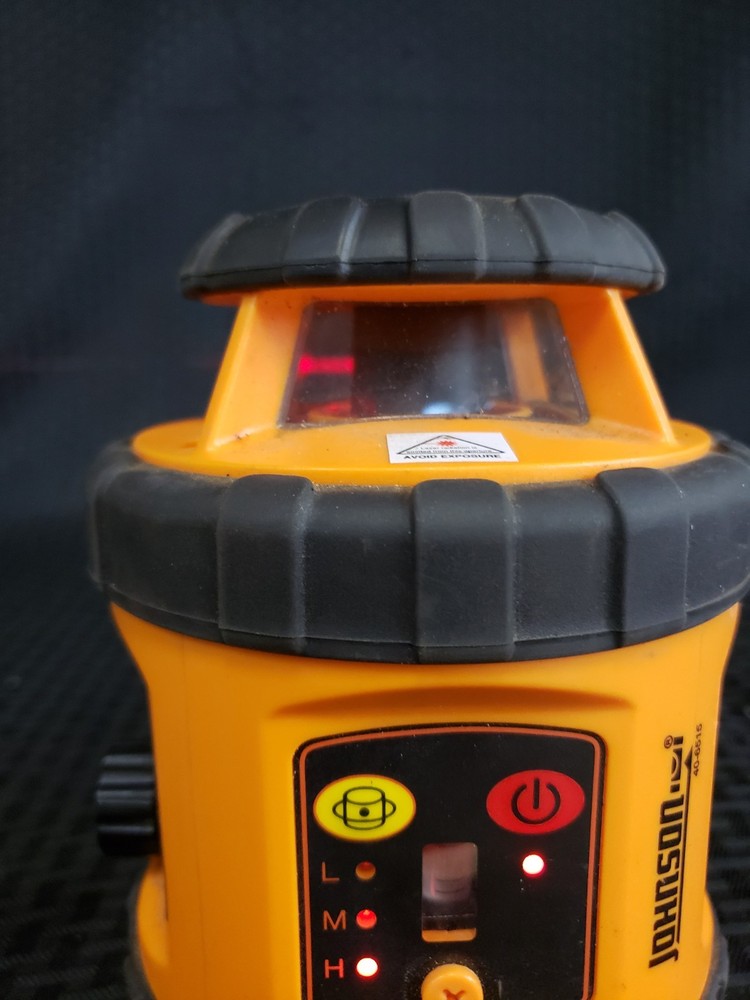 478717 - Johnson Laser Level (40-6515) with Case & Attachments