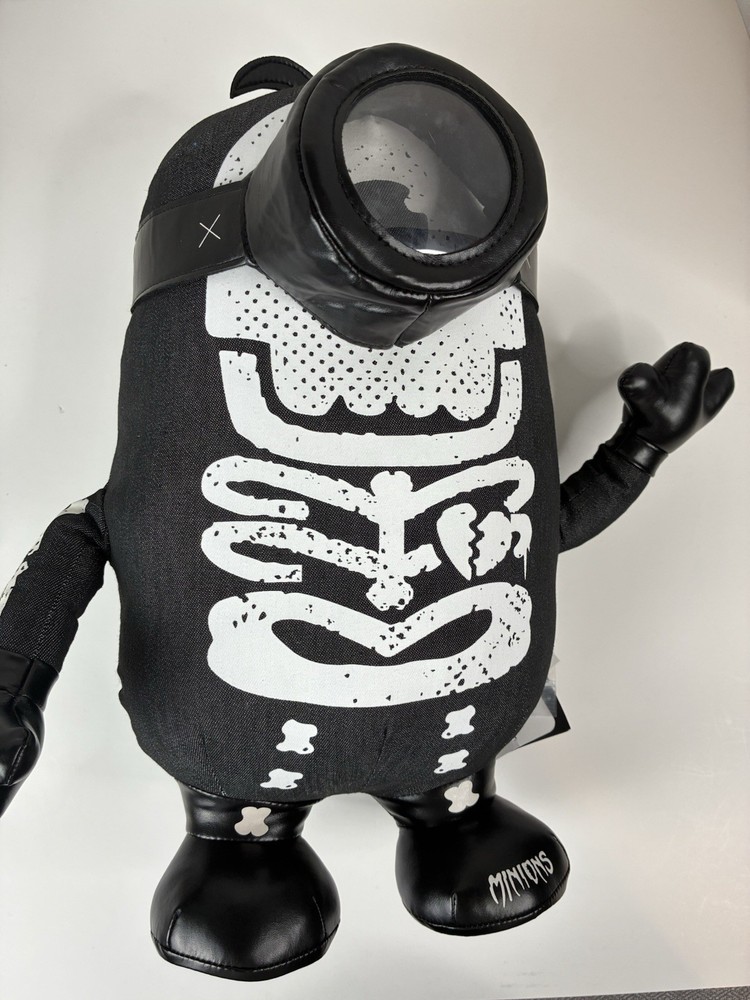 Universal Studios Despicable Me Minions Skeleton Plush NWT